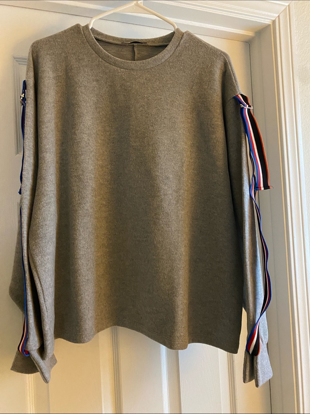 Zara Gray Crewneck Sweater with Tricolor Ribbon Sleeve Detail